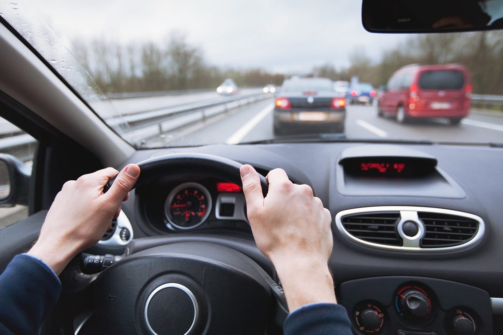 Maintaining a Safe Following Distance for Safe Driving