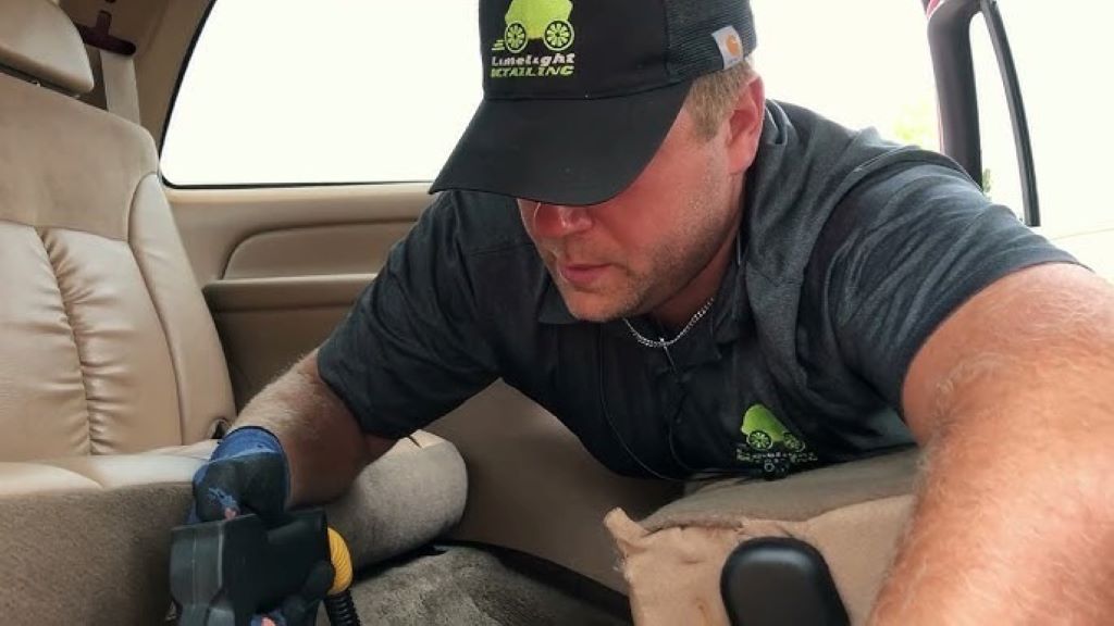 How to get gum out of car mat with vinegar